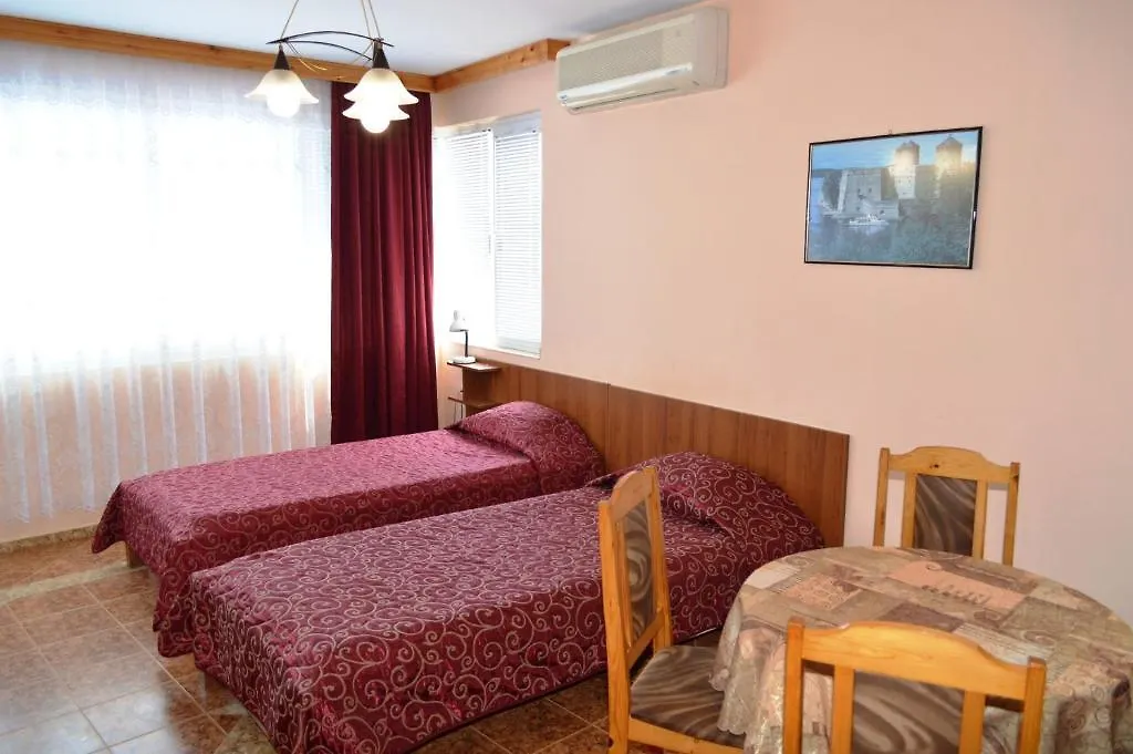 Mistral Apartments 소조폴