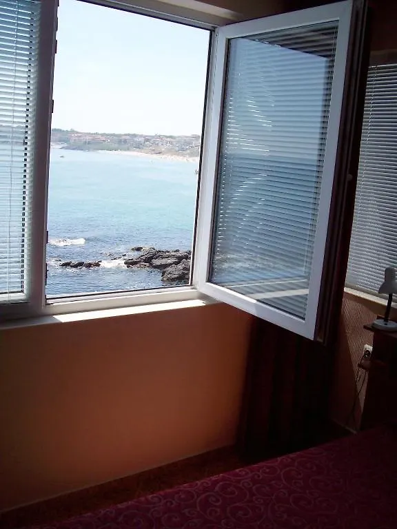 Mistral Apartments 소조폴