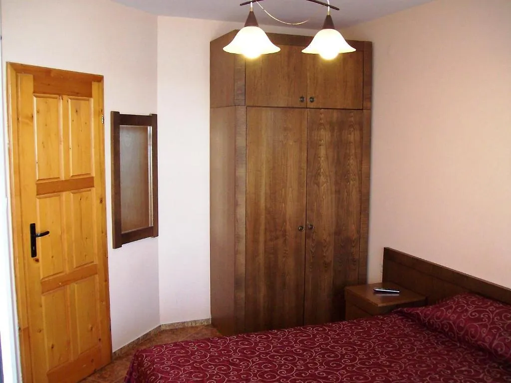Mistral Apartments 소조폴