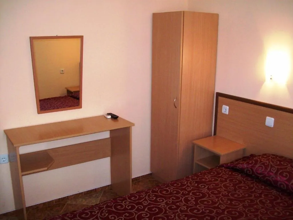 Mistral Apartments 소조폴